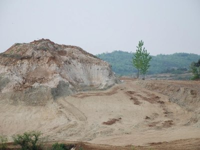 影响膨润土勘查类型划分的核心因素